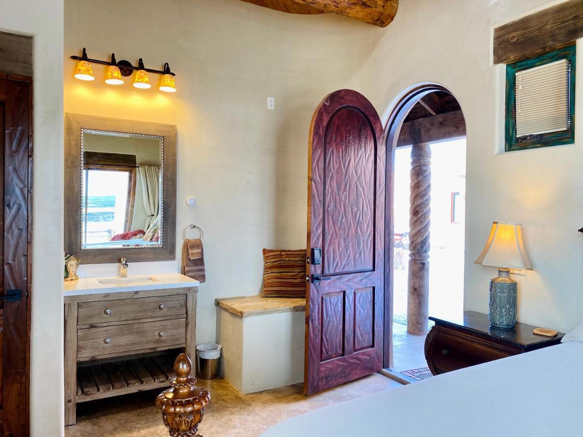 The Grand Hacienda Inn With Breakfast Abiquiu Exterior photo