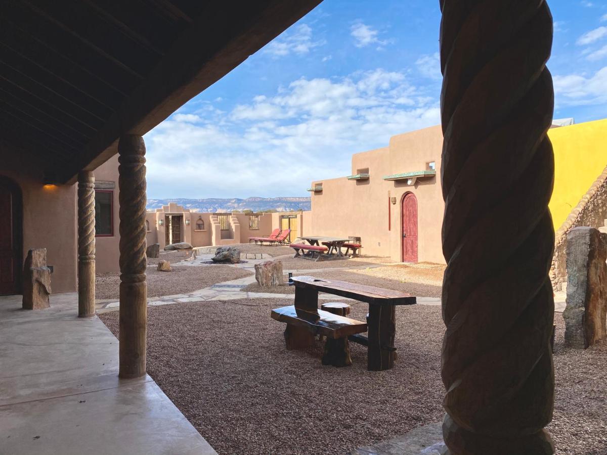 The Grand Hacienda Inn With Breakfast Abiquiu Exterior photo